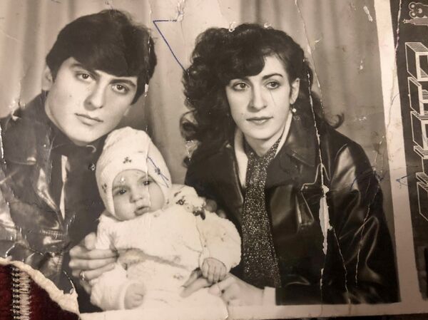 Որդիս մեկուկես տարեկան էր, աղջիկս` 3. Մական երկրաշարժից հետո տանել չի կարողանում ծաղկաթափը Որդիս մեկուկես տարեկան էր, աղջիկս` 3. Մական երկրաշարժից հետո տանել չի կարողանում ծաղկաթափը - Sputnik Արմենիա