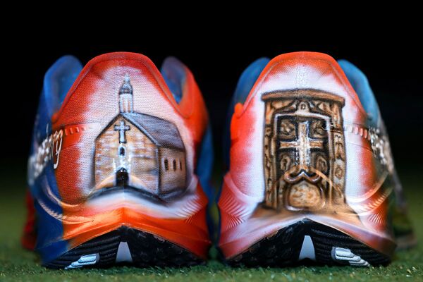 Национальная футбольная лига США продает с аукциона кроссовки Nike с армянской символикой - Sputnik Армения