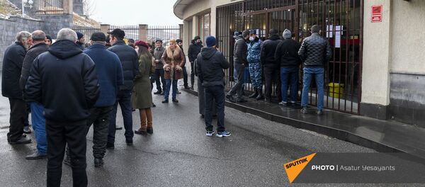 Акция протеста родственников пропавших без вести военнослужащих перед министерством обороны (8 декабря 2020). Еревaн - Sputnik Армения