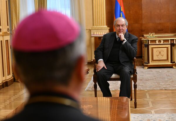 Ватикан готов помочь в сохранении армянского религиозного наследия в Арцахе – посланник Ватикан готов помочь в сохранении армянского религиозного наследия в Арцахе – посланник - Sputnik Армения