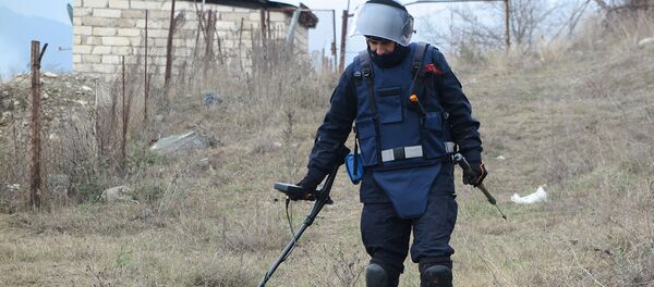 Пиротехники МЧС России проводят разминирование территорий Карабаха (9 декабря 2020). Село Ачапняк - Sputnik Армения