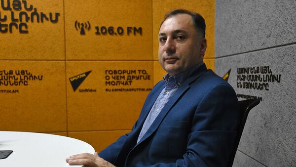 Атом Мхитарян в гостях радио Sputnik - Sputnik Արմենիա