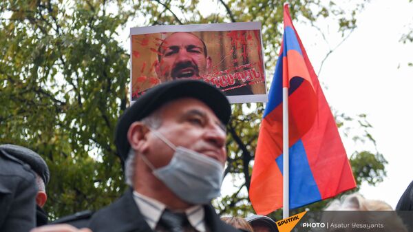 Акция протеста оппозиции перед Домом правительства с требованием отставки правительства Армении во главе с премьер-министром (10 декабря 2020). Еревaн - Sputnik Армения