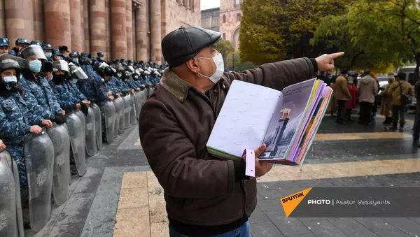 Акция протеста оппозиции перед Домом правительства с требованием отставки правительства Армении во главе с премьер-министром (10 декабря 2020). Еревaн - Sputnik Армения