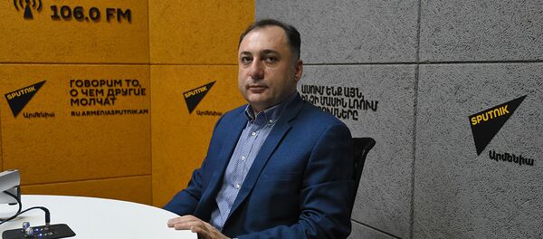 Մխիթարյան. «Բարձրագույն կրթության և գիտության մասին» աղմկահարույց օրենքն ունի բազմաթիվ խութեր Մխիթարյան. «Բարձրագույն կրթության և գիտության մասին» աղմկահարույց օրենքն ունի բազմաթիվ խութեր - Sputnik Արմենիա