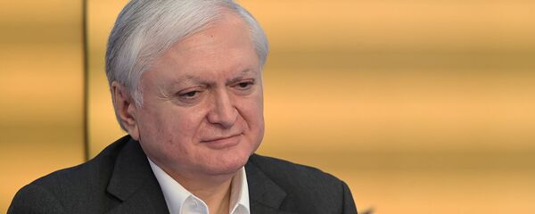 Эдвард Налбандян во время круглого стола по теме урегулирования конфликта в НКР (11 декабря 2020). Москвa Эдвард Налбандян во время круглого стола по теме урегулирования конфликта в НКР (11 декабря 2020). Москвa - Sputnik Արմենիա