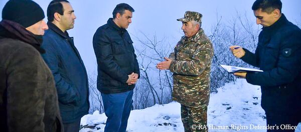 Рабочая группа во главе с омбудсменом Арманом Татояном посетила села Сюника (11 декабря 2020). Хндзореск Рабочая группа во главе с омбудсменом Арманом Татояном посетила села Сюника (11 декабря 2020). Хндзореск - Sputnik Արմենիա