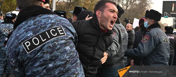 Полиция задерживает участников митинга оппозиции на площади Франции (11 декабря 2020). Еревaн Полиция задерживает участников митинга оппозиции на площади Франции (11 декабря 2020). Еревaн - Sputnik Արմենիա