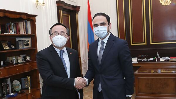 Вице-премьер Армении Тигран Авинян встретился с послом Китая Фаном Юнем (11 декабря 2020). Еревaн - Sputnik Армения