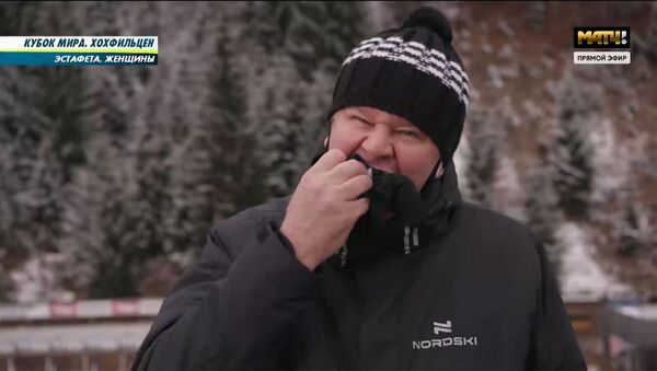 Спортивный комментатор Дмитрий Губерниев съел варежку в прямом эфире - Sputnik Армения