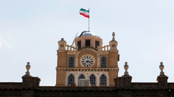 Общий вид сторожевой башни с часами в Тебризе, Иран - Sputnik Армения
