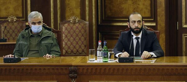 Вице-премьер Мгер Григорян и спикер Парламента Арарат Мирзоян на экстренном заседании (13 декабря 2020). Еревaн Вице-премьер Мгер Григорян и спикер Парламента Арарат Мирзоян на экстренном заседании (13 декабря 2020). Еревaн - Sputnik Արմենիա