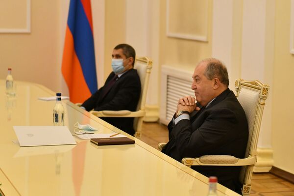Նախագահն իրավաբանների հետ քննարկել է Արցախի հետ կապված միջազգային իրավական խնդիրներ Նախագահն իրավաբանների հետ քննարկել է Արցախի հետ կապված միջազգային իրավական խնդիրներ - Sputnik Արմենիա