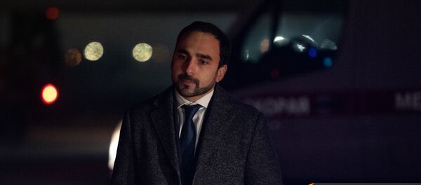 Вице-премьер Тигран Авинян в аэропорту Эребуни встречает прибывающий из Баку самолет с военнопленными (14 декабря 2020). Еревaн - Sputnik Արմենիա