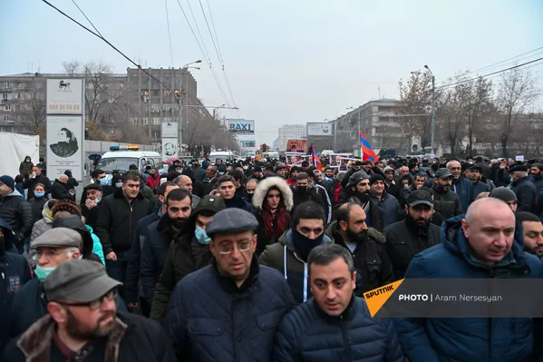 Шествие оппозиции с требованием отставки правительства Армении во главе с премьер-министром (14 декабря 2020). Еревaн Шествие оппозиции с требованием отставки правительства Армении во главе с премьер-министром (14 декабря 2020). Еревaн - Sputnik Армения