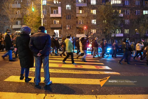 Шествие оппозиции с требованием отставки правительства Армении во главе с премьер-министром (14 декабря 2020). Еревaн Шествие оппозиции с требованием отставки правительства Армении во главе с премьер-министром (14 декабря 2020). Еревaн - Sputnik Армения
