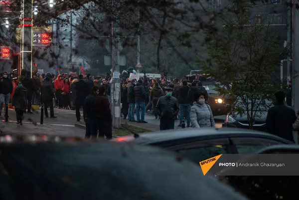 Шествие оппозиции с требованием отставки правительства Армении во главе с премьер-министром (14 декабря 2020). Еревaн Шествие оппозиции с требованием отставки правительства Армении во главе с премьер-министром (14 декабря 2020). Еревaн - Sputnik Армения