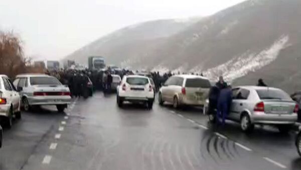 Жители Ширака перекрыли дорогу Гюмри-Бавра, ведущую к армяно-грузинской границе. - Sputnik Армения