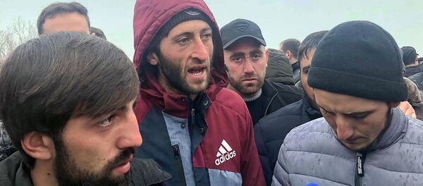 Освободившиеся из окружения жители Ширака рассказывают подробности своего освобождения (16 декабря 2020). Село Азатан Освободившиеся из окружения жители Ширака рассказывают подробности своего освобождения (16 декабря 2020). Село Азатан - Sputnik Արմենիա