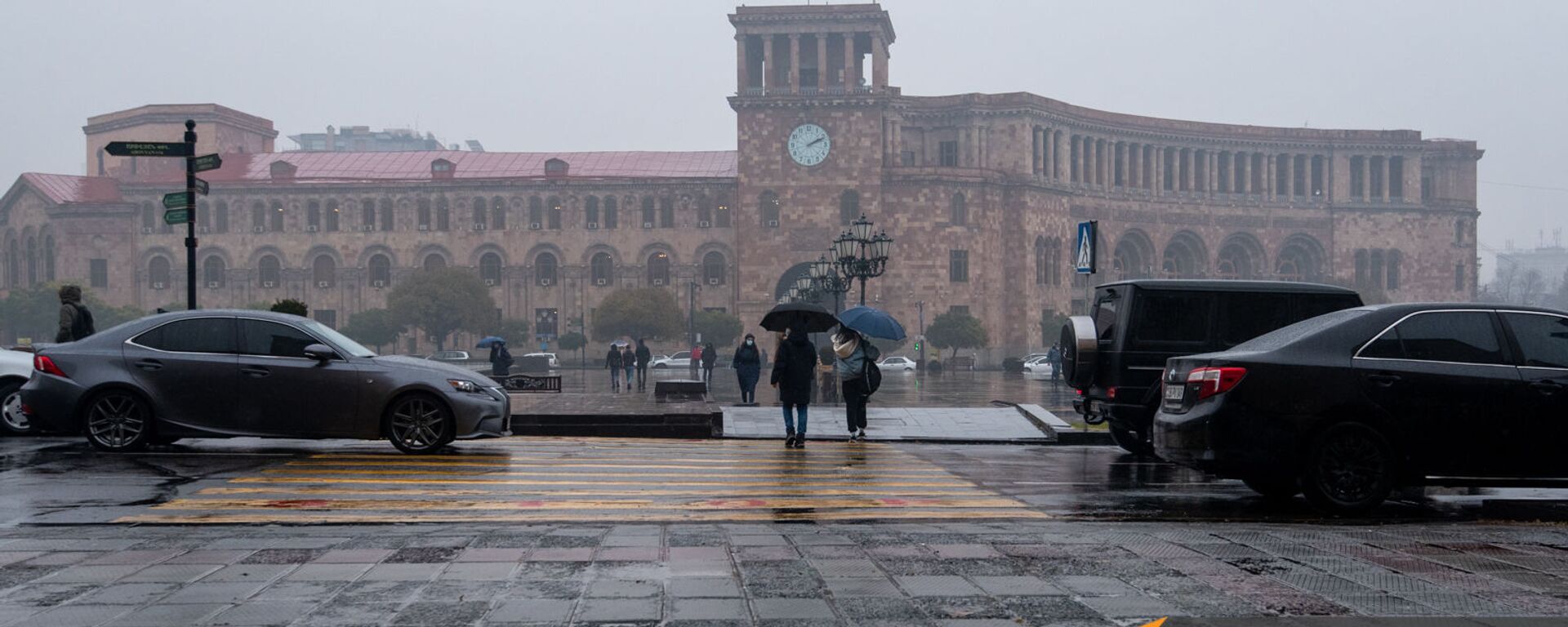 Дождливый день в Ереване - Sputnik Արմենիա, 1920, 18.03.2021
