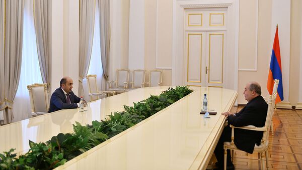Президент Армен Саркисян встретился с руководителем парламентской фракции Просвещенная Армения Эдмоном Марукяном (16 декабря 2020). Еревaн - Sputnik Արմենիա