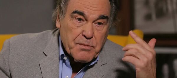 Американский режиссер Оливер Стоун привился российской вакциной от коронавируса Американский режиссер Оливер Стоун привился российской вакциной от коронавируса - Sputnik Армения