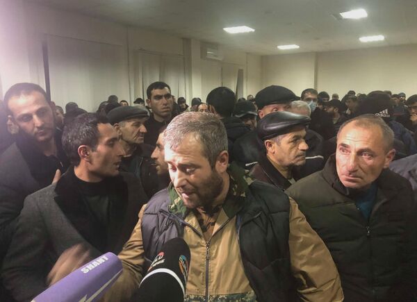 Մենք մեր երեխաներին ենք ուզում. գերեվարված շիրակցիների ծնողները ժամանակ տվեցին մինչև վաղը Մենք մեր երեխաներին ենք ուզում. գերեվարված շիրակցիների ծնողները ժամանակ տվեցին մինչև վաղը - Sputnik Արմենիա