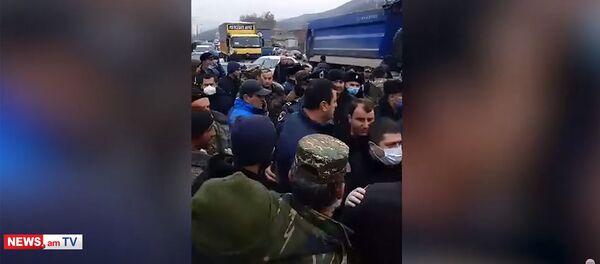 Լարված վիճակ Սյունիքում. քաղաքացիները փակել են ճանապարհը - Sputnik Արմենիա