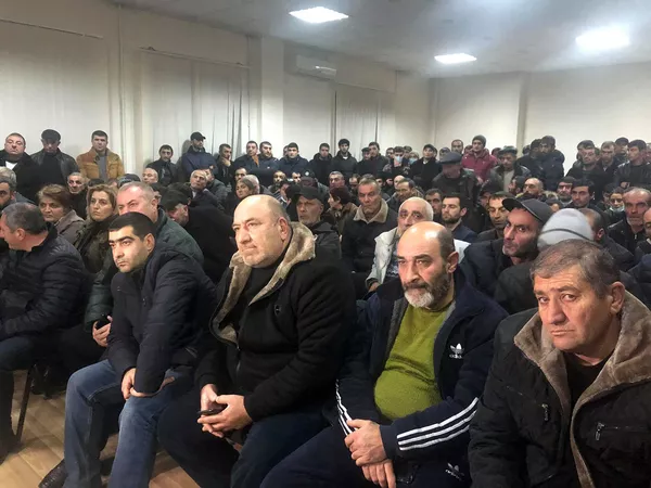 Кто отправил наших ребят к туркам?: жители Ширака возмущены Кто отправил наших ребят к туркам?: жители Ширака возмущены - Sputnik Армения