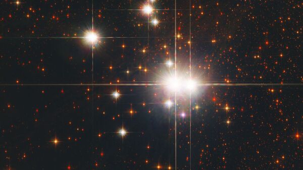 Рассеянное скопление NGC 6193 в созвездии Жертвенник - Sputnik Армения