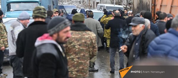 Жители Сюника перекрыли дорогу Горис-Мегри (18 декабря 2020). Сюник - Sputnik Армения