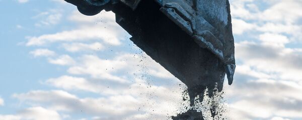 Экскаватор роет пограничную линию с Азербайджаном (18 декабря 2020). Капан Экскаватор роет пограничную линию с Азербайджаном (18 декабря 2020). Капан - Sputnik Արմենիա