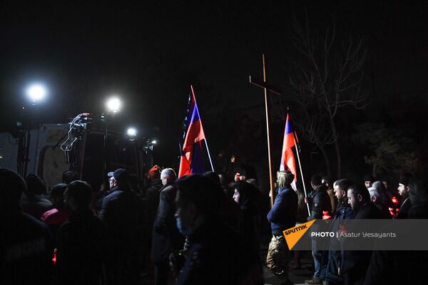 Գարեգին Նժդեհի հրապարակից դեպի Եռաբլուր. ջահերով երթ՝ Երևանում Գարեգին Նժդեհի հրապարակից դեպի Եռաբլուր. ջահերով երթ՝ Երևանում - Sputnik Արմենիա