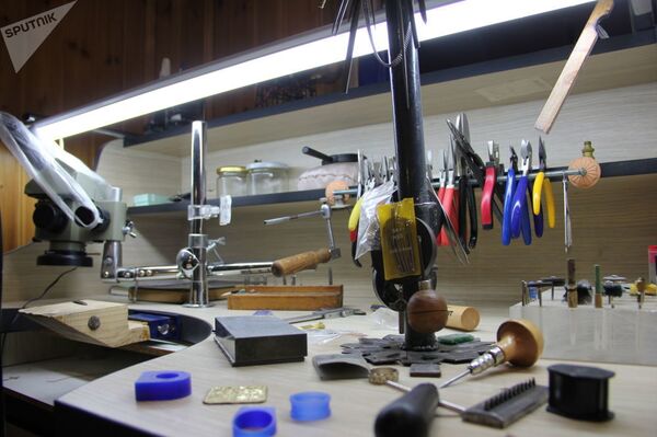 Ոսկերչի գլխավոր գործիքն ու կարևոր կանոնները․ ինչպես բելառուսահայը շինարարից դարձավ ոսկերիչ - Sputnik Արմենիա