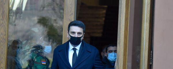 Ален Симонян перед Шествием памяти в Ераблур (19 декабря 2020). Еревaн Ален Симонян перед Шествием памяти в Ераблур (19 декабря 2020). Еревaн - Sputnik Արմենիա