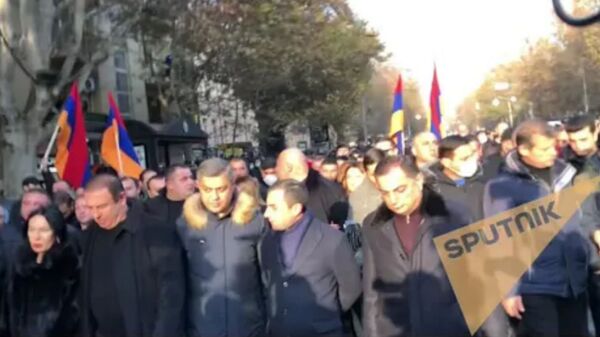 Ընդդիմությունը Փաշինյանի հրաժարականի պահանջով հանրահավաք սկսեց. տեսանյութ - Sputnik Արմենիա