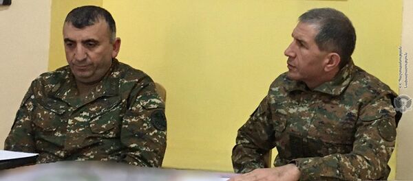 Начальник Генерального штаба ВС РА генерал-полковник Оник Гаспарян (справа) с рабочим визитом посетил Сюникскую область (19 декабря 2020). - Sputnik Արմենիա