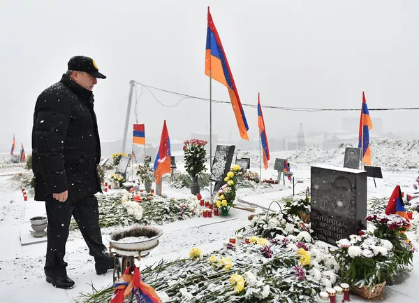Все несчастья должны стать уроком: президент Армении посетил Ераблур Все несчастья должны стать уроком: президент Армении посетил Ераблур - Sputnik Армения