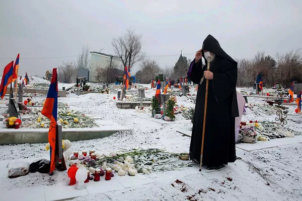 Вечная память: Гарегин II посетил военный пантеон Ераблур Вечная память: Гарегин II посетил военный пантеон Ераблур