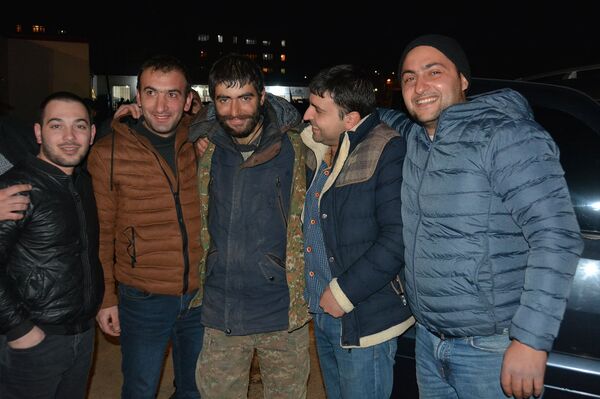 70 օր անց գտնված 6 տղաները Ստեփանակերտի հիվանդանոցում են. լուսանկարներ 70 օր անց գտնված 6 տղաները Ստեփանակերտի հիվանդանոցում են. լուսանկարներ - Sputnik Արմենիա