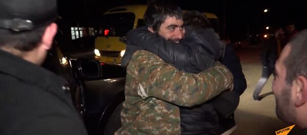 70 օր անհայտության մեջ գտնվող ժամկետային 6 զինծառայողների վերադարձը - Sputnik Արմենիա