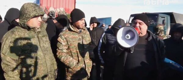 Жители Сюника перекрыли дорогу Горис-Татев, чтоб запретить Пашиняну въезд в регион (21 декабря 2020). Сюник Жители Сюника перекрыли дорогу Горис-Татев, чтоб запретить Пашиняну въезд в регион (21 декабря 2020). Сюник - Sputnik Արմենիա