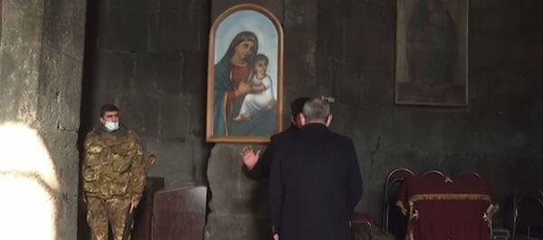 Святой отец не подает руки премьер-министру - Sputnik Армения