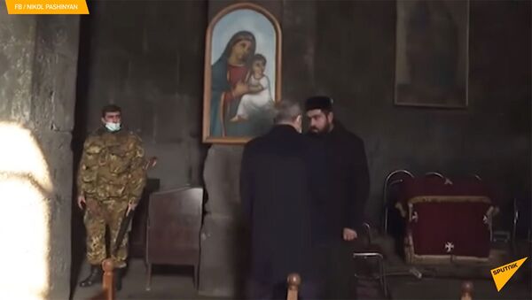 Святой отец не подает руки премьер-министру - Sputnik Армения