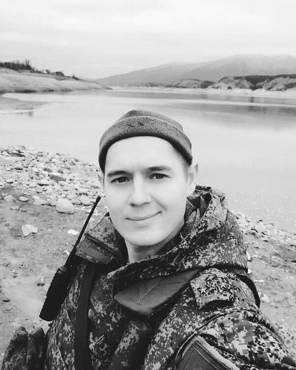 Остался маленький сын и супруга: что известно о подорвавшемся у Шуши Виталие Морозе Остался маленький сын и супруга: что известно о подорвавшемся у Шуши Виталие Морозе - Sputnik Армения