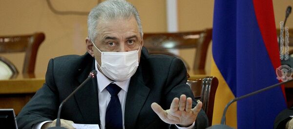 Министр обороны Вагаршак Арутюнян в формате видеоконференции встретился с родственниками попавших в плен военнослужащих (21 декабря 2020). Еревaн Министр обороны Вагаршак Арутюнян в формате видеоконференции встретился с родственниками попавших в плен военнослужащих (21 декабря 2020). Еревaн - Sputnik Արմենիա