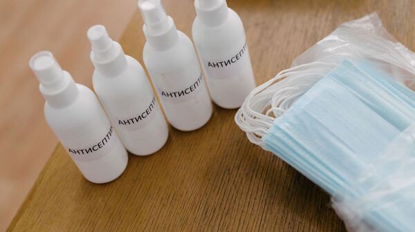 Медицинские маски и антисептик - Sputnik Армения