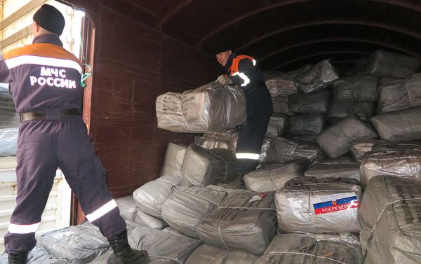 35 вагонов с гуманитарной помощью из России прибыли для пострадавших районов Карабаха - Sputnik Армения