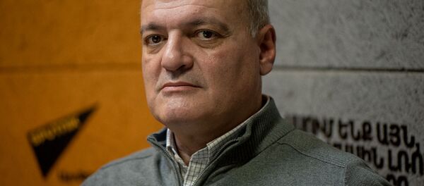 Политолог Виген Акопян в гостях радио Sputnik - Sputnik Արմենիա