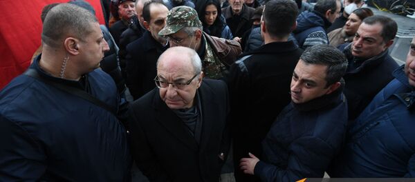 Единый оппозиционный кандидат в премьер-министры Вазген Манукян (слева) и глава партии Дашнакцутюн Ишхан Сагателян на митинге оппозиции (22 декабря 2020). Еревaн - Sputnik Армения